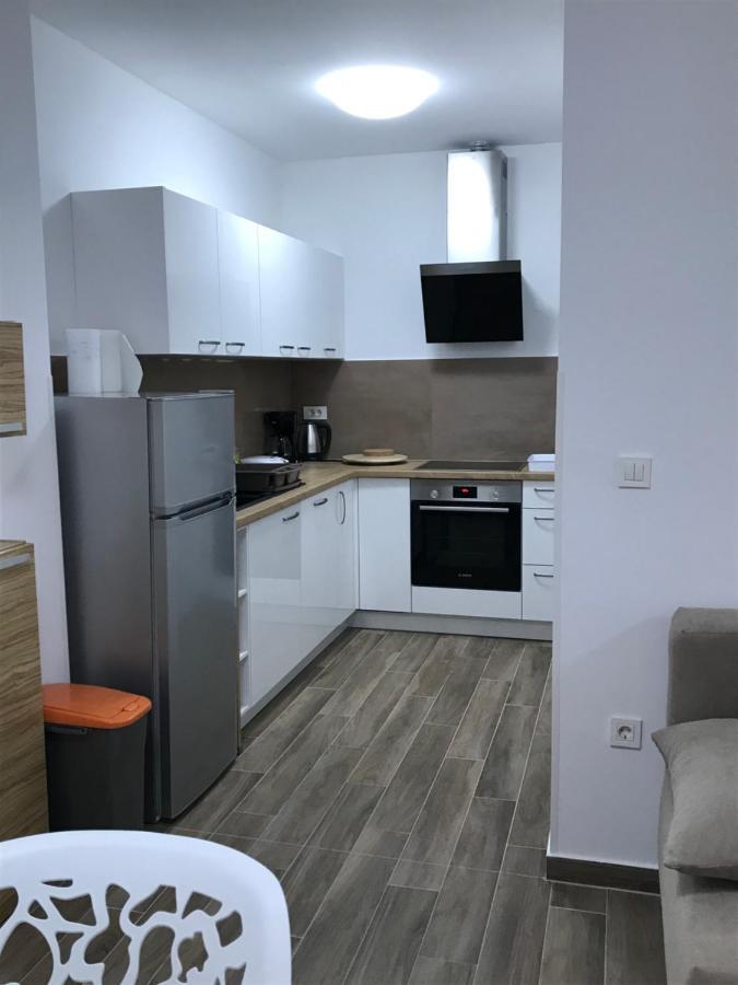 Apartmani Matea Cres Exterior photo